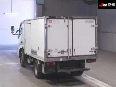 Toyota DYNA  с аукциона в Японии