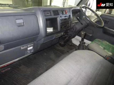 Toyota DYNA  с аукциона в Японии