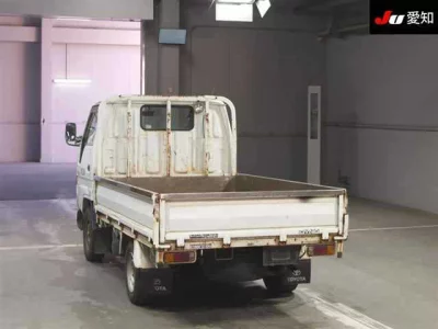Toyota DYNA  с аукциона в Японии