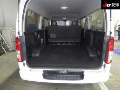Toyota HIACE VAN  с аукциона в Японии