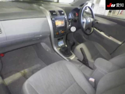 Toyota COROLLA AXIO  с аукциона в Японии