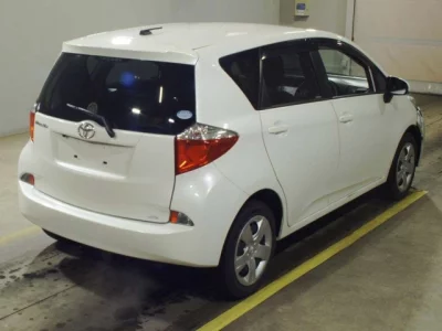 Toyota RACTIS  с аукциона в Японии