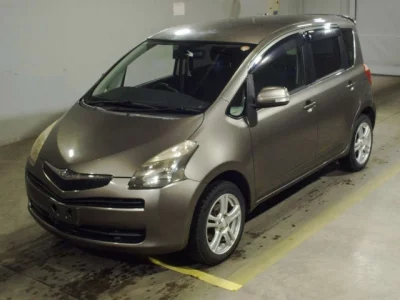 Toyota RACTIS  с аукциона в Японии