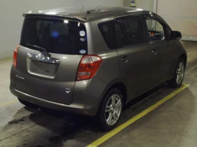 Toyota RACTIS  с аукциона в Японии
