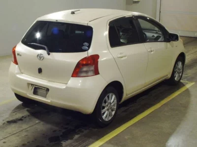 Toyota VITZ  с аукциона в Японии