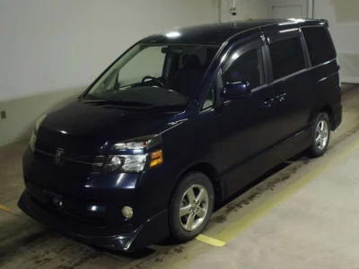 Toyota VOXY  с аукциона в Японии