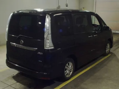 Nissan SERENA  с аукциона в Японии