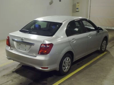Toyota COROLLA AXIO  с аукциона в Японии