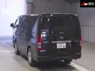 Toyota HiAce Van