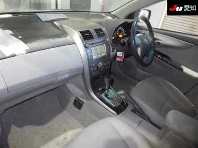 Toyota COROLLA AXIO  с аукциона в Японии