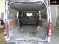 Toyota HIACE VAN лот № 20147 оценка 3  с аукциона в Японии 3