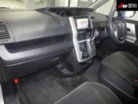Toyota NOAH лот № 3093 оценка 4  с аукциона в Японии 2