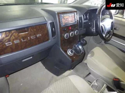 Mitsubishi Delica D:5