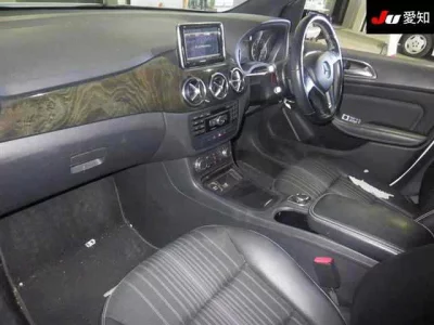 Mercedes-Benz B CLASS