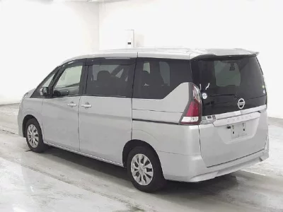 Nissan SERENA  с аукциона в Японии