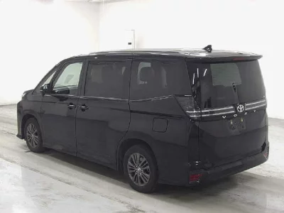 Toyota VOXY  с аукциона в Японии