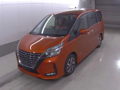 Nissan SERENA  с аукциона в Японии