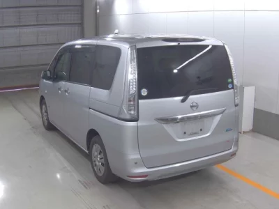 Nissan SERENA  с аукциона в Японии