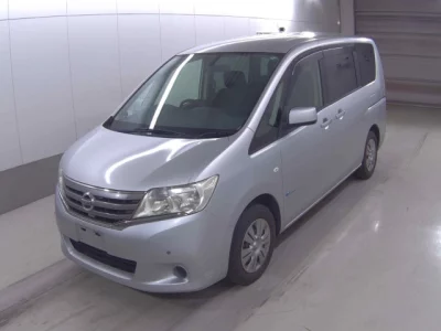 Nissan SERENA  с аукциона в Японии