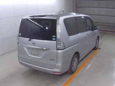 Nissan SERENA  с аукциона в Японии