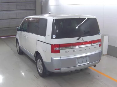 Mitsubishi DELICA D5  с аукциона в Японии
