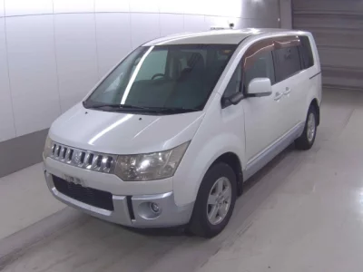 Mitsubishi DELICA D5  с аукциона в Японии