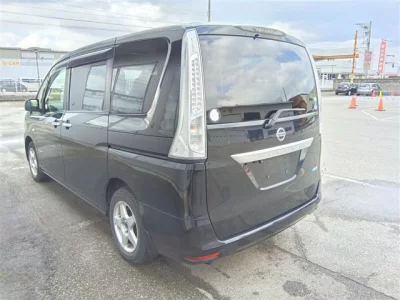 Nissan SERENA  с аукциона в Японии