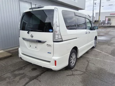 Nissan SERENA  с аукциона в Японии