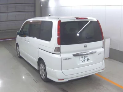 Nissan SERENA  с аукциона в Японии