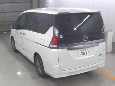 Nissan SERENA  с аукциона в Японии