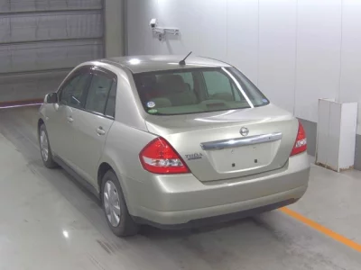 Nissan TIIDA LATIO