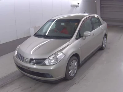 Nissan TIIDA LATIO