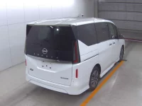 Nissan SERENA лот № 2025 оценка 4.5  с аукциона в Японии 3