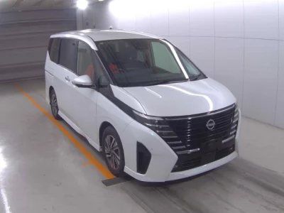 Nissan SERENA  с аукциона в Японии