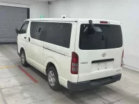 Toyota HIACE VAN лот № 30084 оценка 3.5  с аукциона в Японии 1