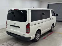 Toyota HIACE VAN лот № 30084 оценка 3.5  с аукциона в Японии 4