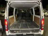 Toyota HIACE VAN лот № 30084 оценка 3.5  с аукциона в Японии 9