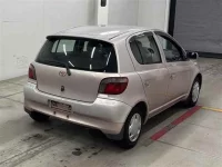 Toyota VITZ лот № 90143 оценка 3.5  с аукциона в Японии 4