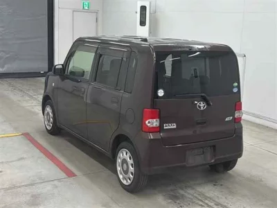 Toyota PIXIS SPACE