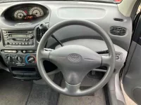 Toyota FUNCARGO лот № 90134 оценка 3.5  с аукциона в Японии 2