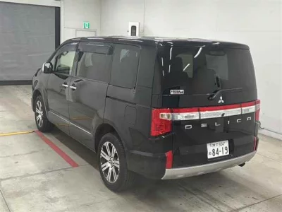 Mitsubishi Delica D:5