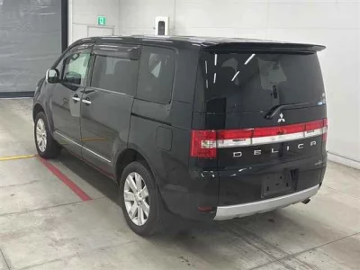 Mitsubishi Delica D:5