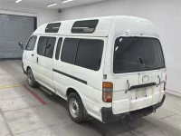 Toyota HIACE VAN лот № 30200 оценка R  с аукциона в Японии 1