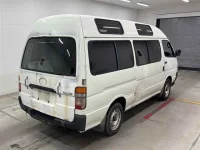 Toyota HIACE VAN лот № 30200 оценка R  с аукциона в Японии 4
