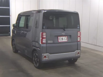 Toyota PIXIS MEGA