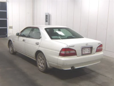 Nissan LAUREL