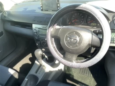 Mazda DEMIO  с аукциона в Японии