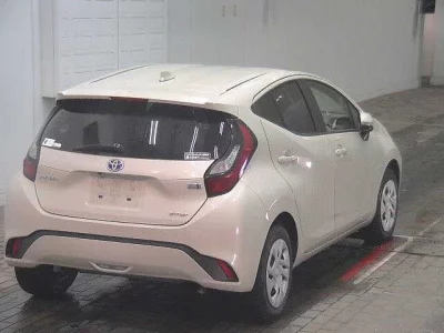 Toyota AQUA  с аукциона в Японии