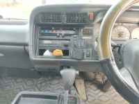 Toyota HIACE VAN лот № 8002 оценка 2  с аукциона в Японии 4