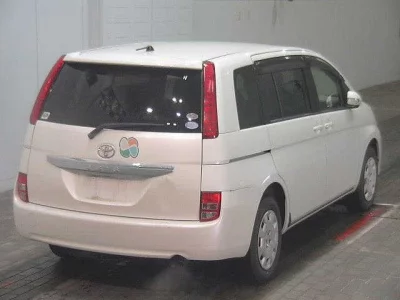 Toyota ISIS  с аукциона в Японии